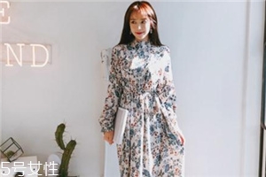 碎花連衣裙搭配什么鞋子？玩轉(zhuǎn)復古甜美