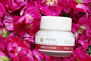 法蘭琳卡面霜多少錢？談?wù)勎业氖褂眯牡?><p><strong>法蘭琳卡面霜多少錢？談?wù)勎业氖褂眯牡?/strong></p></a></li> </ul>
</div>
<div   id=