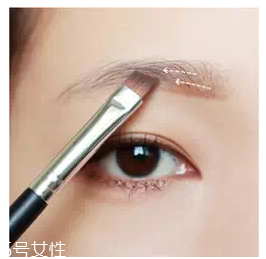 眉粉怎么畫眉毛好看？這么用眉妝超完美