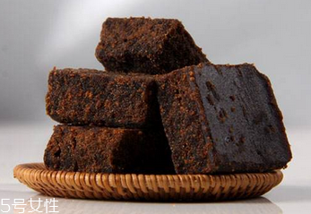 阿膠黑糖經(jīng)期可以喝嗎？最好少喝
