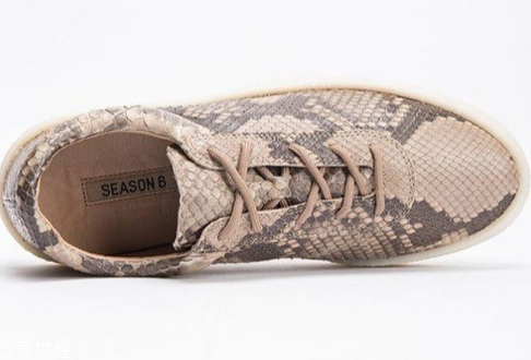 yeezy season 6蛇皮定制款多少錢(qián)？打造奢華運(yùn)動(dòng)風(fēng)