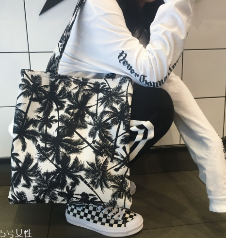 帆布包什么款式好看？這個春天一起文藝起來
