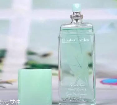 濃香水和淡香水哪個好？淡香水男女都能用