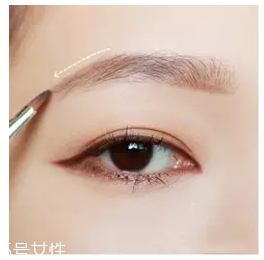 眉粉怎么畫眉毛好看？這么用眉妝超完美