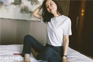 牛仔褲太長怎么剪好看？褲子太長別擔心