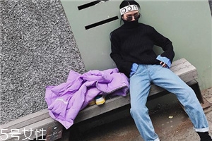 牛仔褲燙了個(gè)洞怎么辦？巧妙修補(bǔ)換新裝
