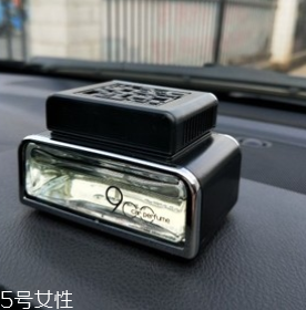 汽車香水座怎么加香水？用滴管注入原瓶