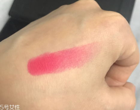 魅可珊瑚色口紅是幾號？relentlessly red桃花粉