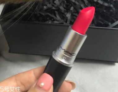 魅可珊瑚色口紅是幾號？relentlessly red桃花粉