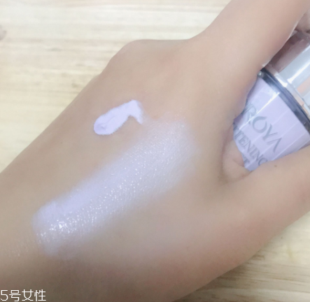 珀萊雅隔離霜紫的好還是綠的好？紫色百搭
