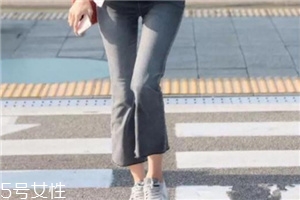 運(yùn)動(dòng)鞋搭配什么褲子好看？春季最佳穿搭