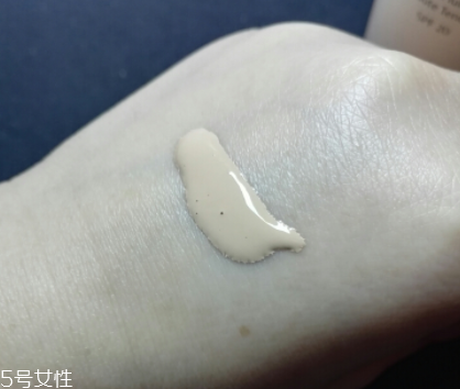 資生堂粉底哪個(gè)好用？持久粉底液很日常