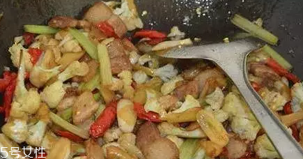 花椰菜炒肉怎么做好吃？這么做簡(jiǎn)單又美味