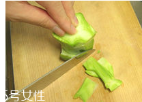 花椰菜怎么切？把整莖切掉最好炒