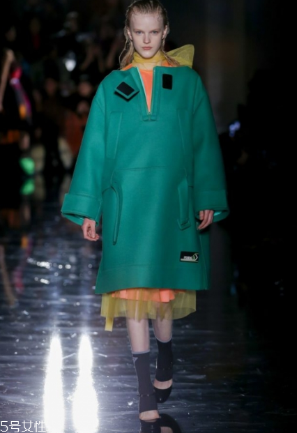 prada2018秋冬系列好看嗎_款式有哪些？