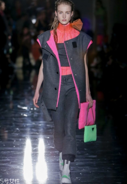 prada2018秋冬系列好看嗎_款式有哪些？