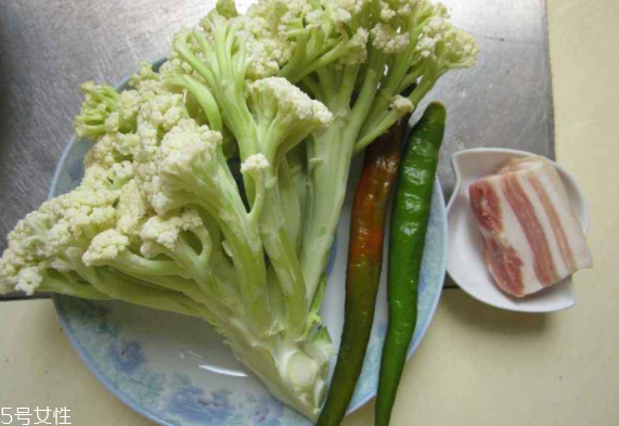 花菜不熟會(huì)中毒嗎？不要這樣嘗試