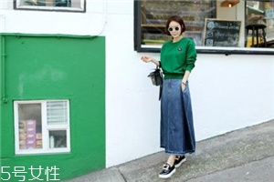 衛(wèi)衣搭配牛仔裙好看嗎？瞬間減齡變少女