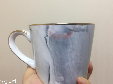 阿瑪尼401和402哪個(gè)好看？401黃皮摯愛