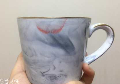 阿瑪尼401和402哪個(gè)好看？401黃皮摯愛