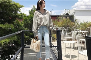 牛仔褲a和b有什么區(qū)別？牛仔褲版型大不同