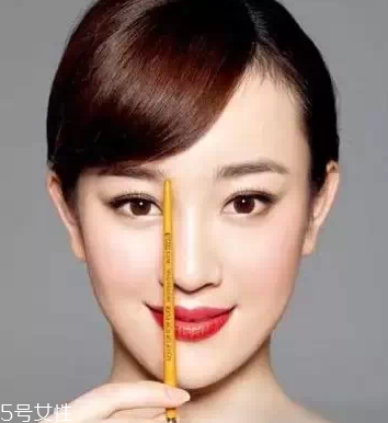 怎么化標(biāo)準(zhǔn)眉？三點(diǎn)法打造親和眉形