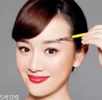 怎么化標(biāo)準(zhǔn)眉？三點(diǎn)法打造親和眉形