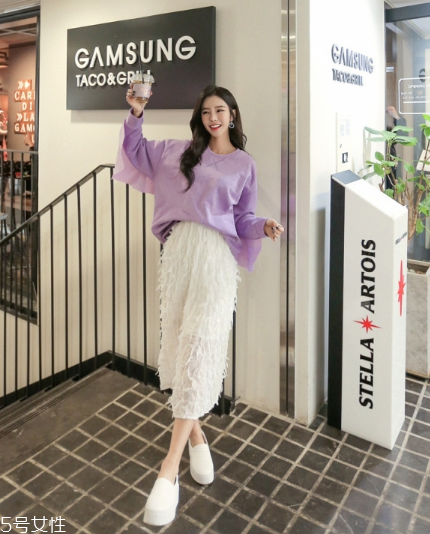 紫色衛(wèi)衣怎么搭配？流行色助你成為時尚女王