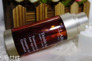 嬌韻詩(shī)雙管精華好用嗎？年輕肌膚的日?？寡趸a(chǎn)品