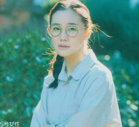 鹽系女生怎樣穿搭？清新無公害的鄰家女孩