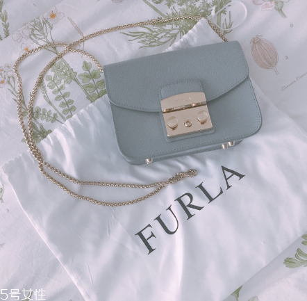 furla包包怎么打開？超百搭的心機包包