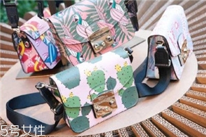 furla包包怎么打開？超百搭的心機(jī)包包