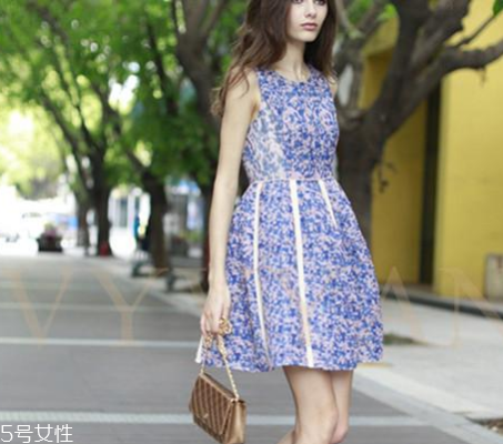 職業(yè)裝怎么穿好看？褪去稚氣邁向成熟