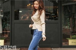 米色毛衣怎么搭配？打造氣質(zhì)女神范兒