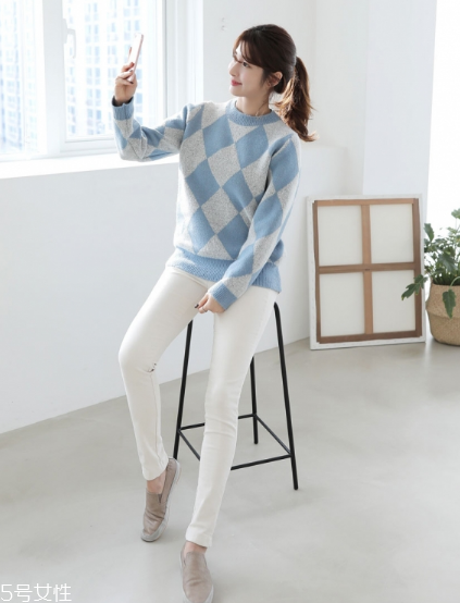 格子毛衣怎么搭配？盡顯減齡學(xué)院風(fēng)