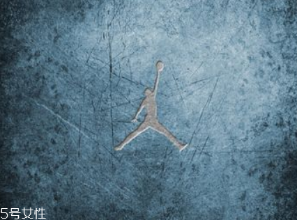 air jordan 1 satin黑扣碎配色綢緞版多少錢？