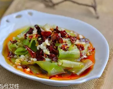萵筍生吃好還是熟吃好？煮熟后維生素含量大大降低
