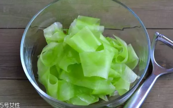 萵筍生吃好還是熟吃好？煮熟后維生素含量大大降低