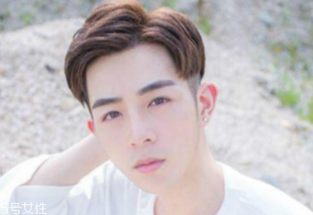 男士怎么樣設(shè)計發(fā)型好看？4款帥氣穩(wěn)重發(fā)型