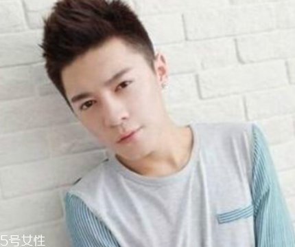 男士怎么樣設(shè)計發(fā)型好看？4款帥氣穩(wěn)重發(fā)型