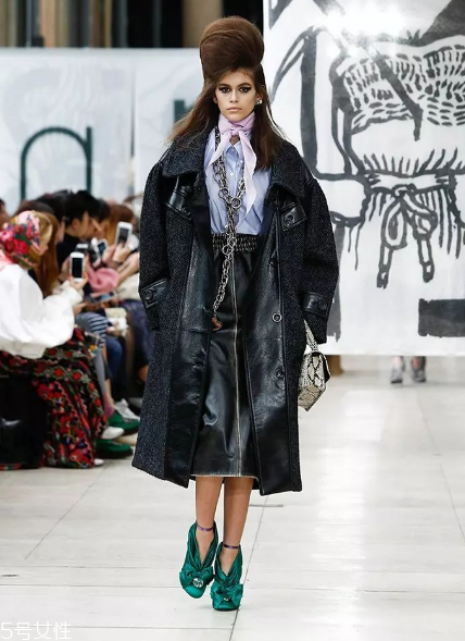 miumiu2018秋冬系列好看嗎_有哪些款式？