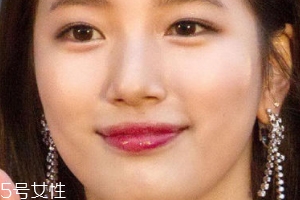 玻璃唇怎么畫好看？這么畫唇妝少女感十足