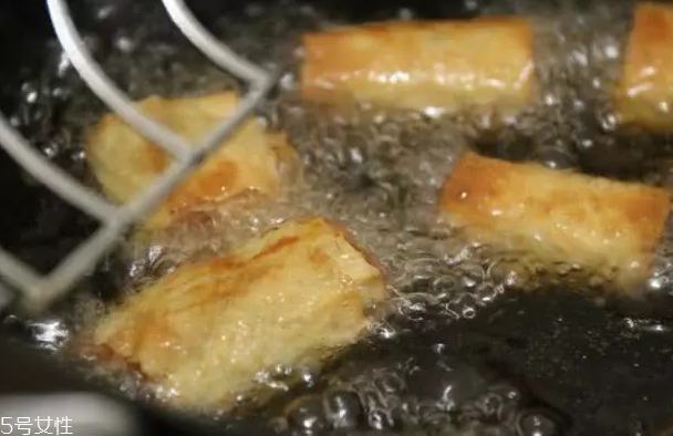 豆腐皮能油炸嗎？火候太猛容易炸糊