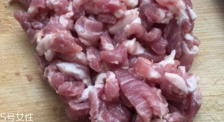 豆腐皮能油炸嗎？火候太猛容易炸糊