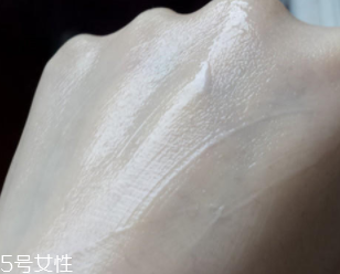 minon乳液適合油皮么？干皮和敏感肌最適合