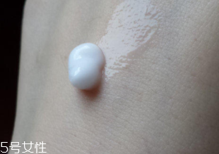 minon乳液適合油皮么？干皮和敏感肌最適合