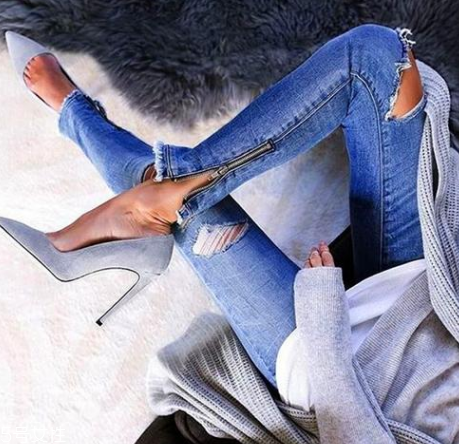 牛仔褲能配高跟鞋嗎？精致女生的穿搭法則
