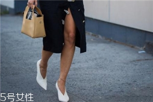 v口鞋怎么搭配？女人味十足的穿搭