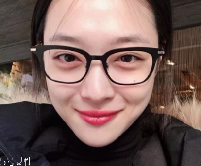 戴眼鏡好看還是不戴眼鏡好看？寬眼距戴眼鏡很精致