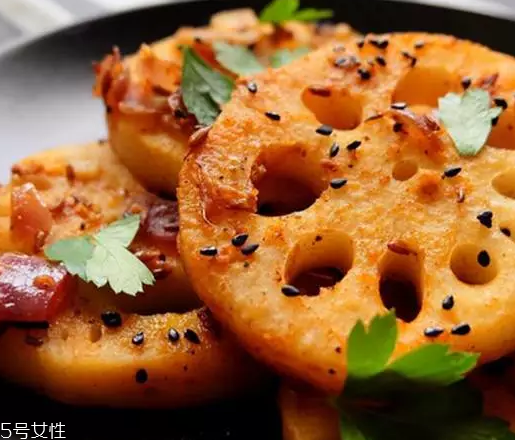 毛孔大黑頭多怎么辦？4款產(chǎn)品讓你無懼毛孔問題